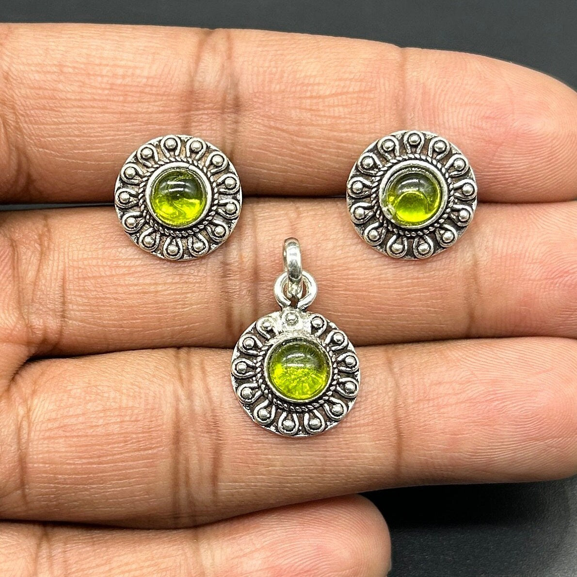 925 Sterling Silver Green Gemstone Pendant With Earing