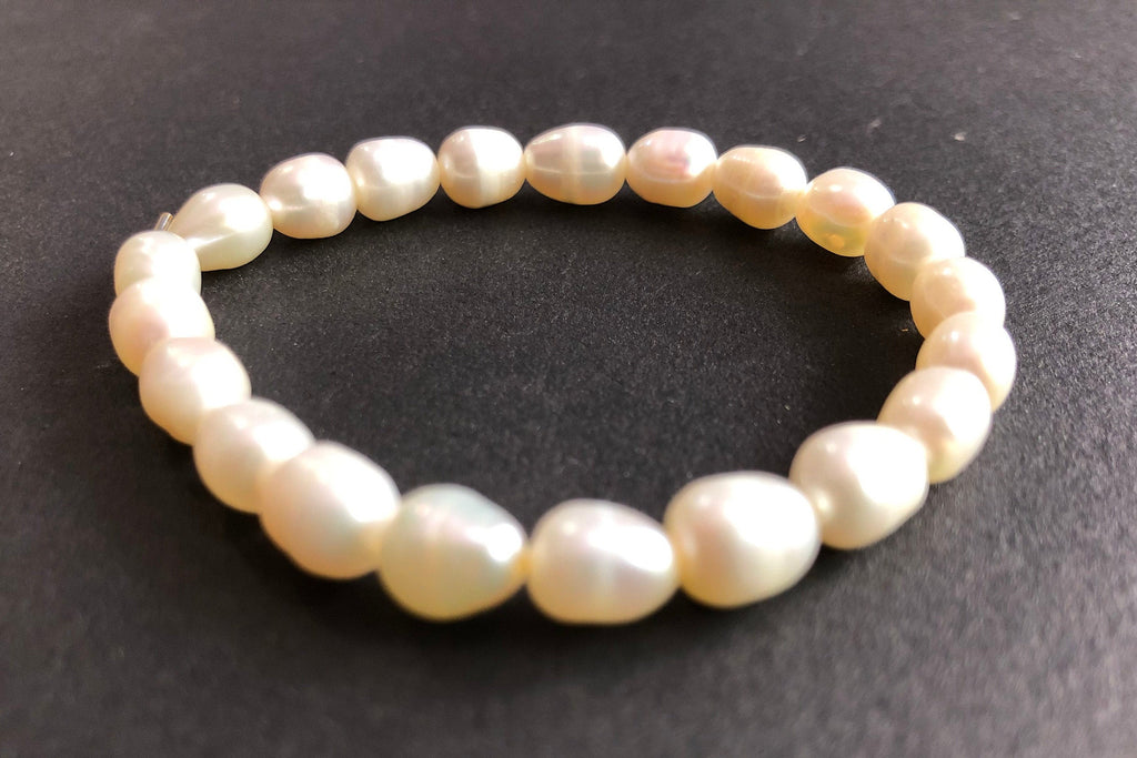White elegant pearl bracelet/ Freshwater Pearl Bracelet/ Adjustable Bracelet/ Valentines Day Gift