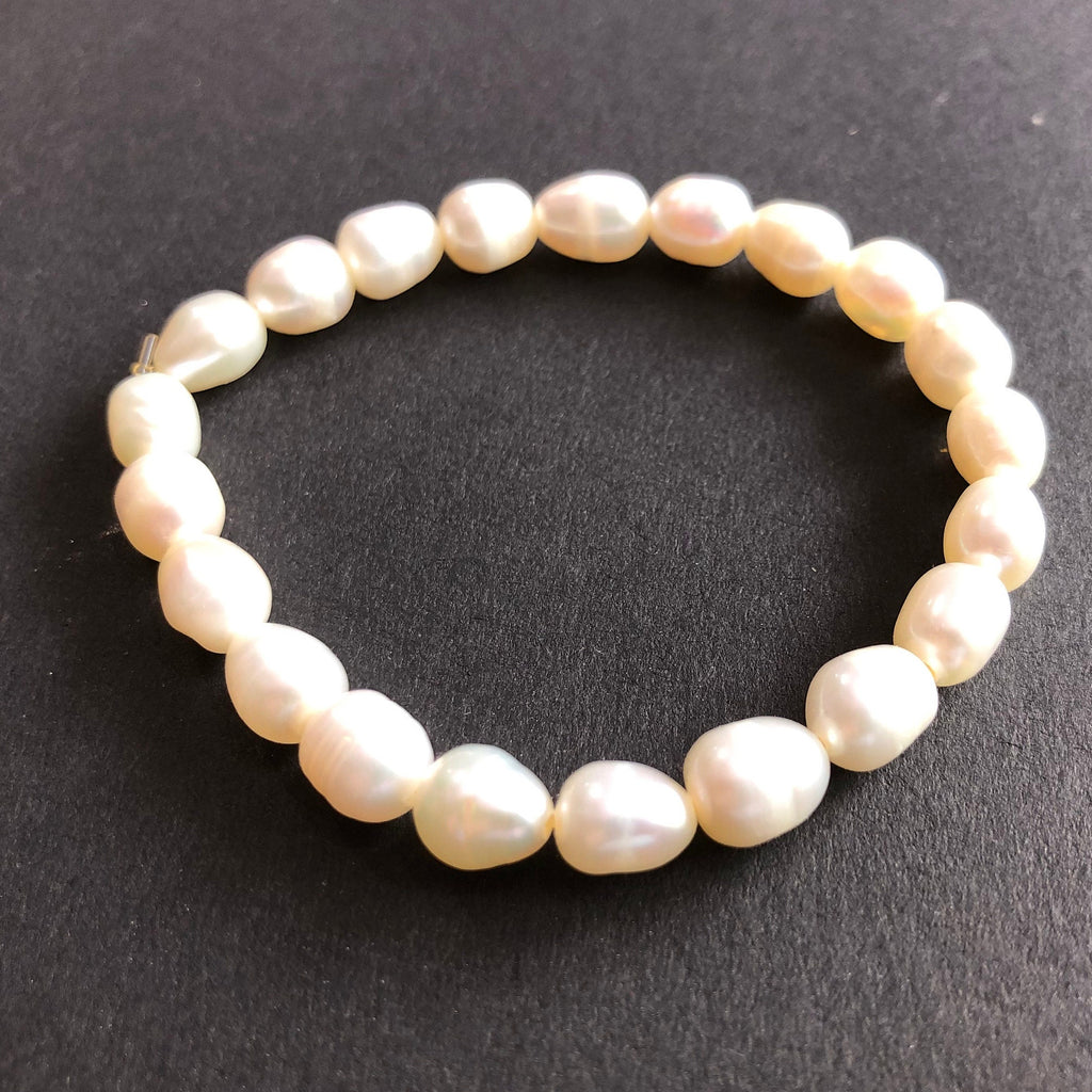 White elegant pearl bracelet/ Freshwater Pearl Bracelet/ Adjustable Bracelet/ Valentines Day Gift