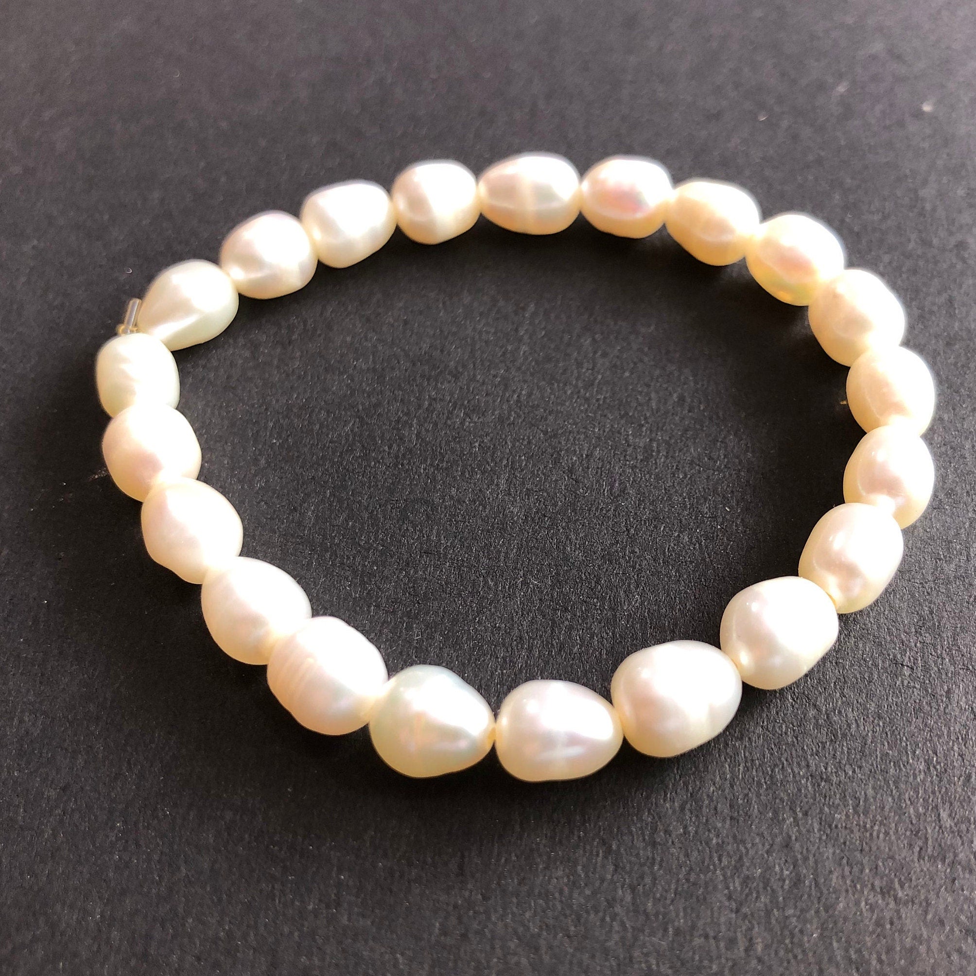 White elegant pearl bracelet/ Freshwater Pearl Bracelet/ Adjustable Bracelet/ Valentines Day Gift