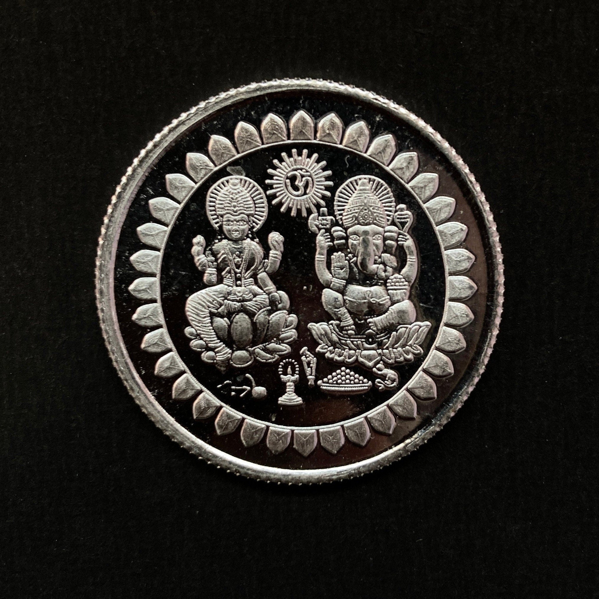 99.90% Pure Silver 10grams Laxmi Ganesh Silver Coin / Silver Coins