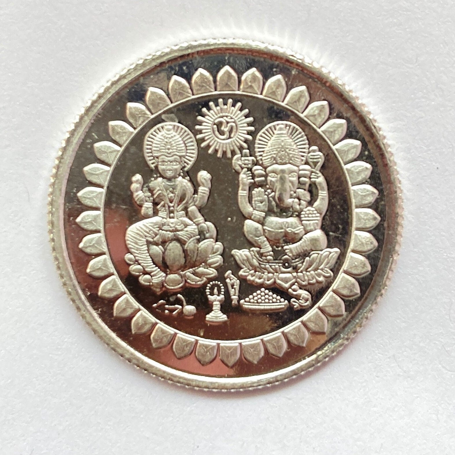 99.90% Pure Silver 10grams Laxmi Ganesh Silver Coin / Silver Coins