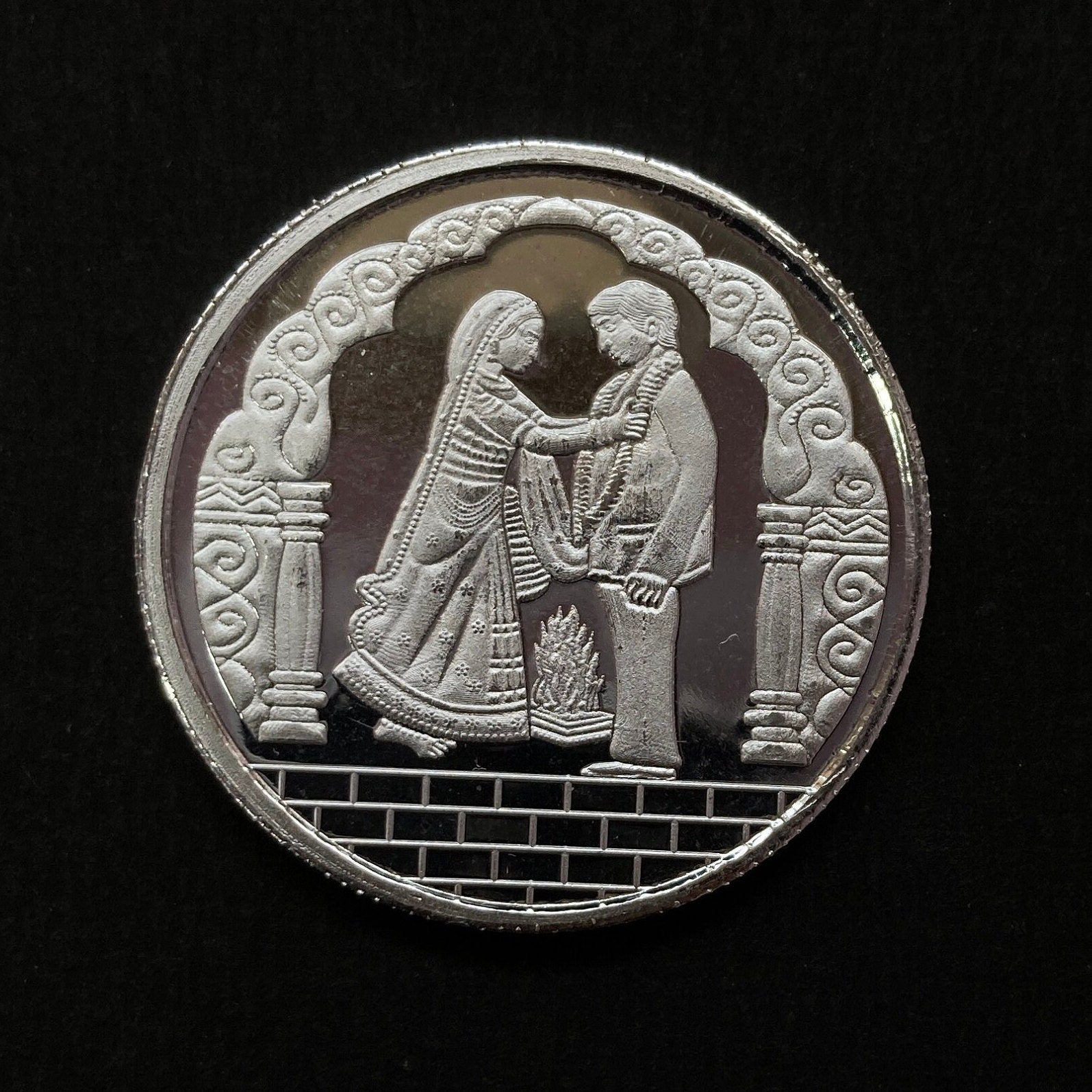 99.90% Pure Silver 10grams Bride Groom Silver Coin / Silver Coins / Anniversary Gift / Weeding Gift