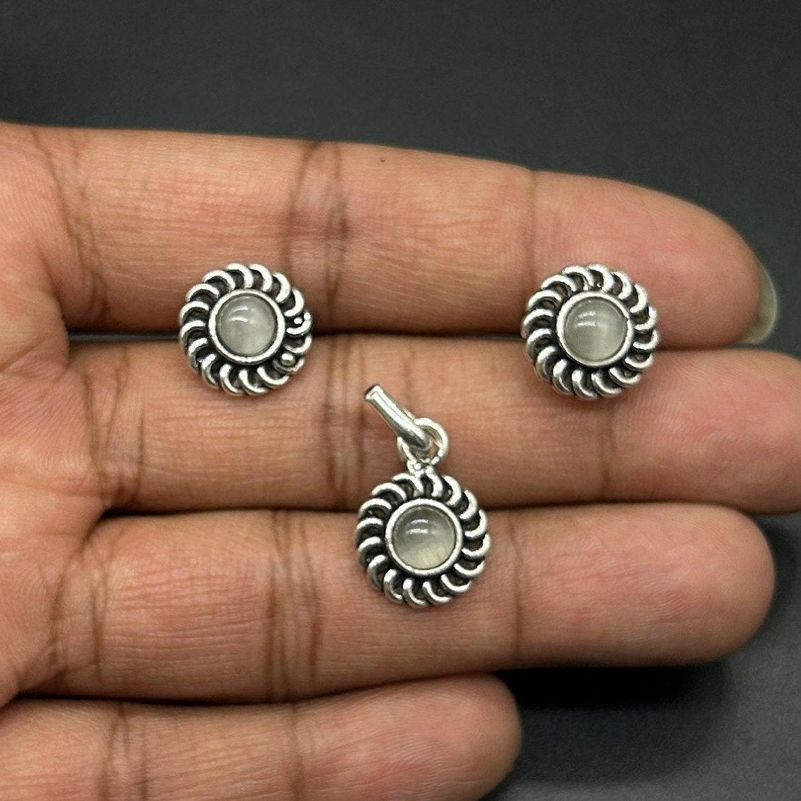 925 Sterling Silver Gray Gemstone Pendant With Earing
