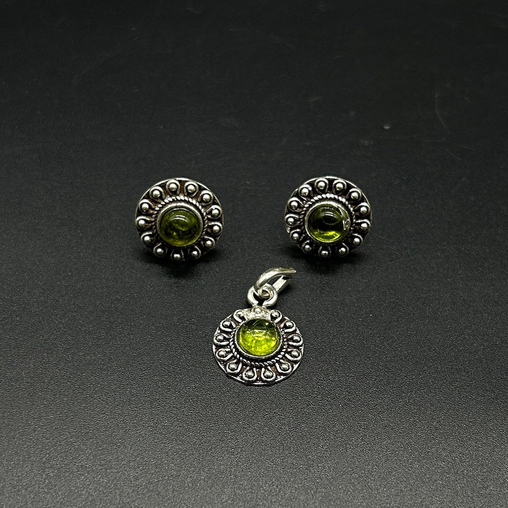 925 Sterling Silver Green Gemstone Pendant With Earing