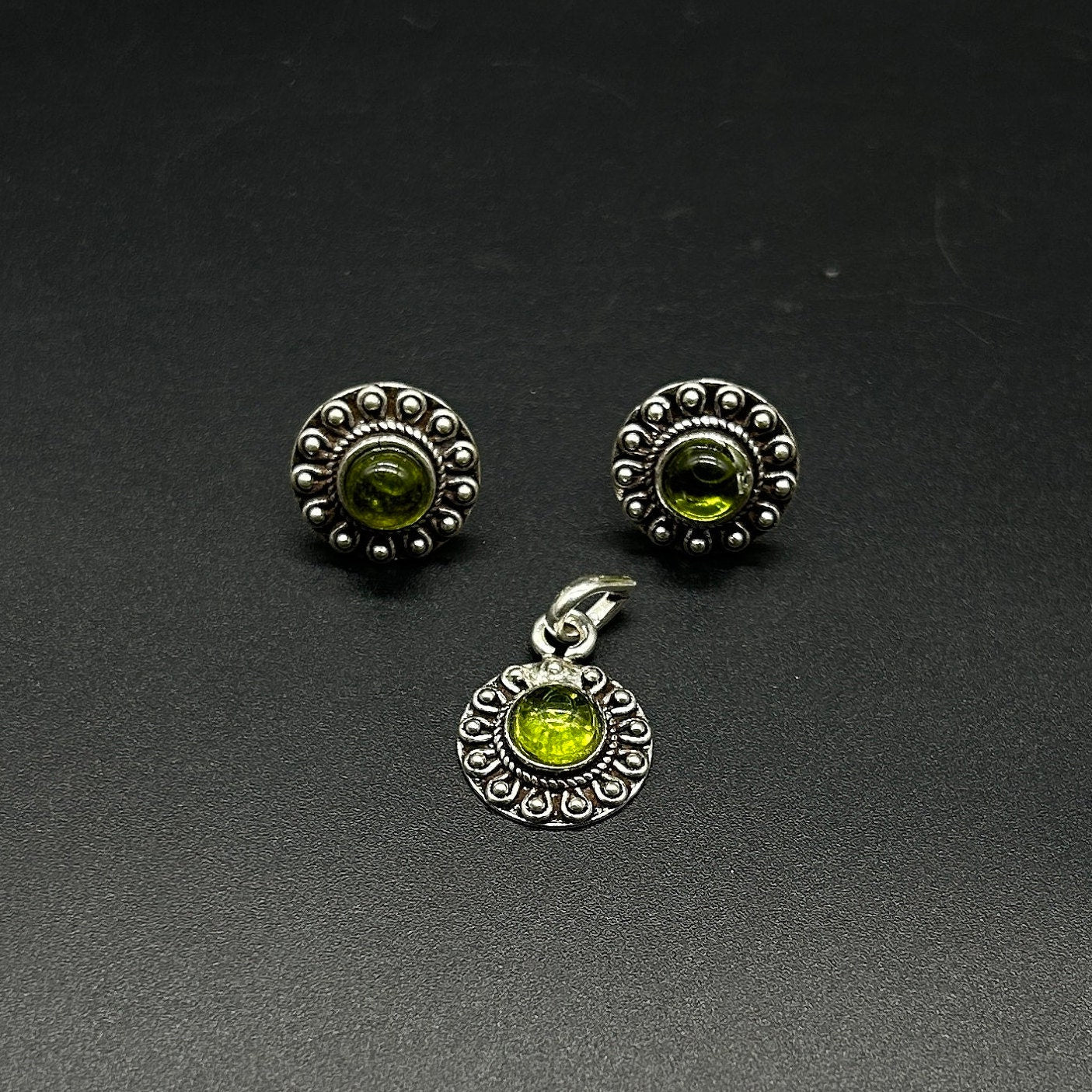 925 Sterling Silver Green Gemstone Pendant With Earing
