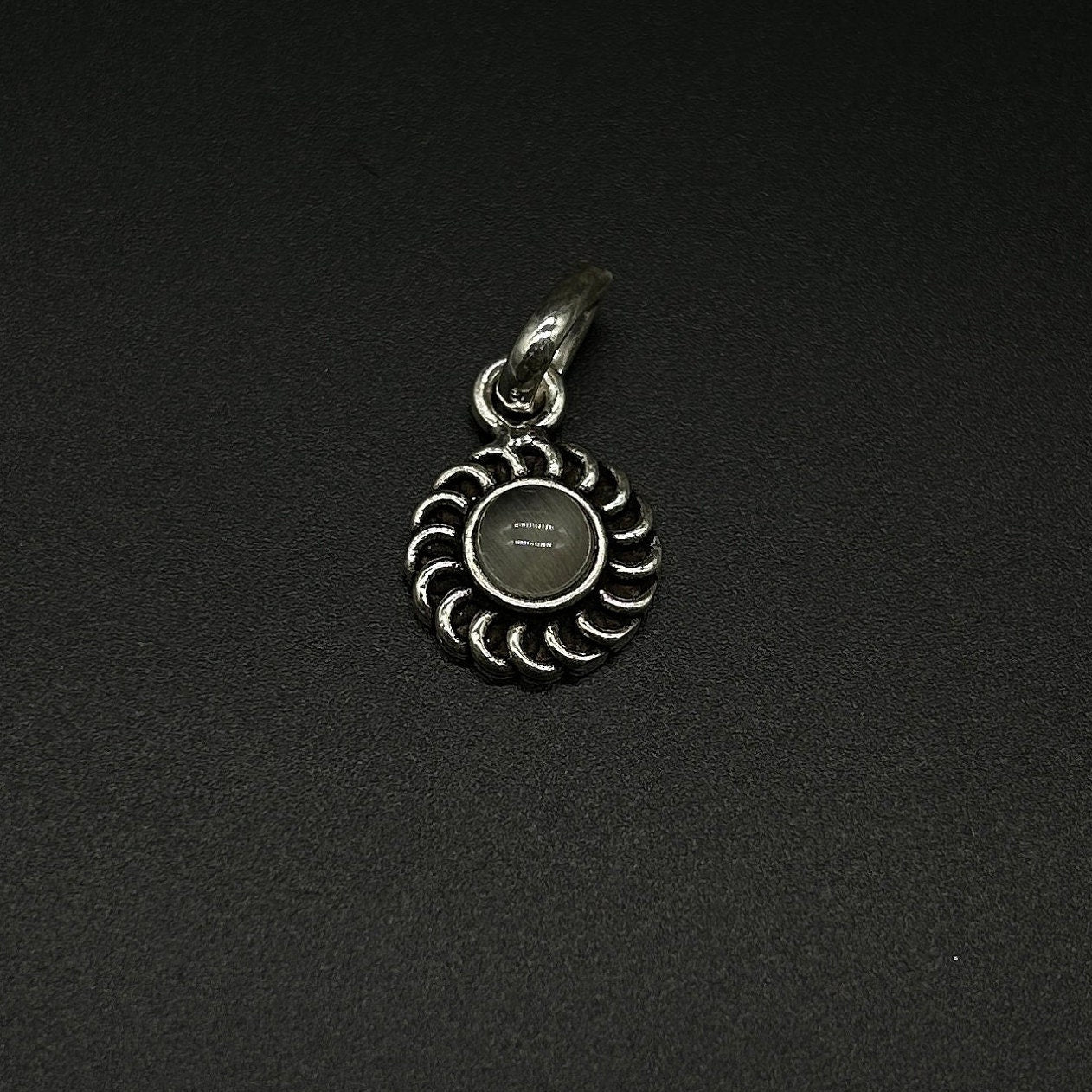 925 Sterling Silver Gray Gemstone Pendant With Earing