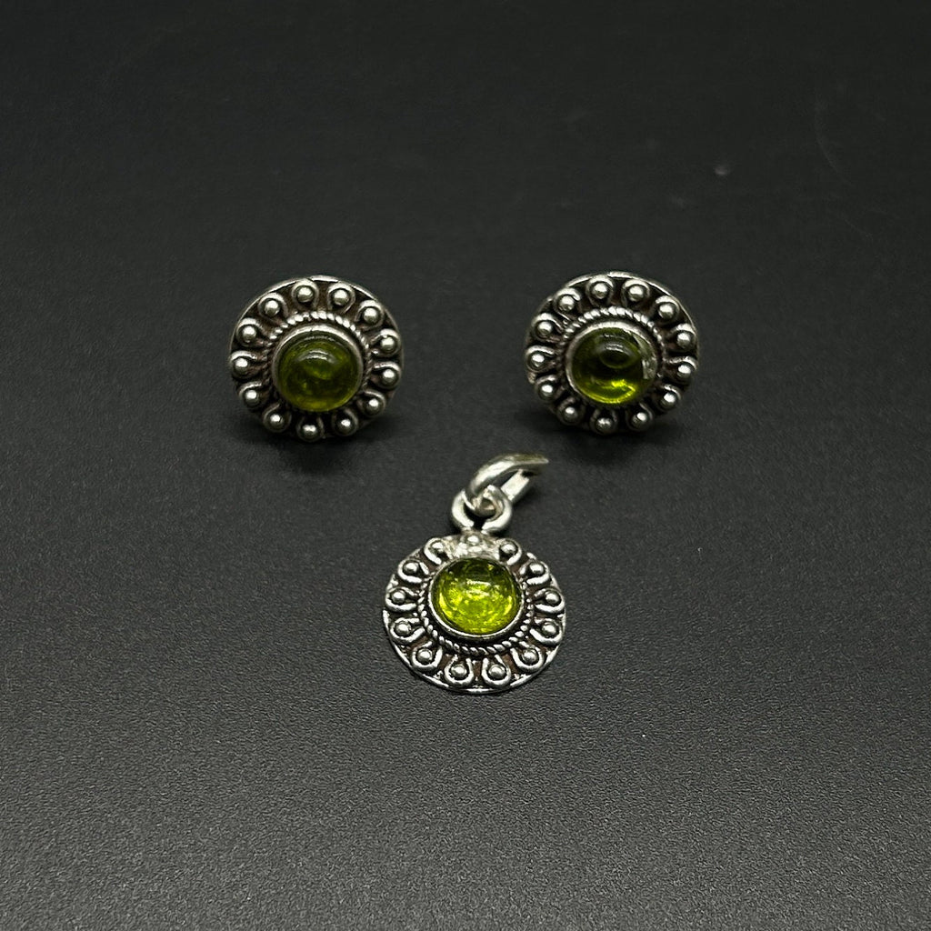 925 Sterling Silver Green Gemstone Pendant With Earing