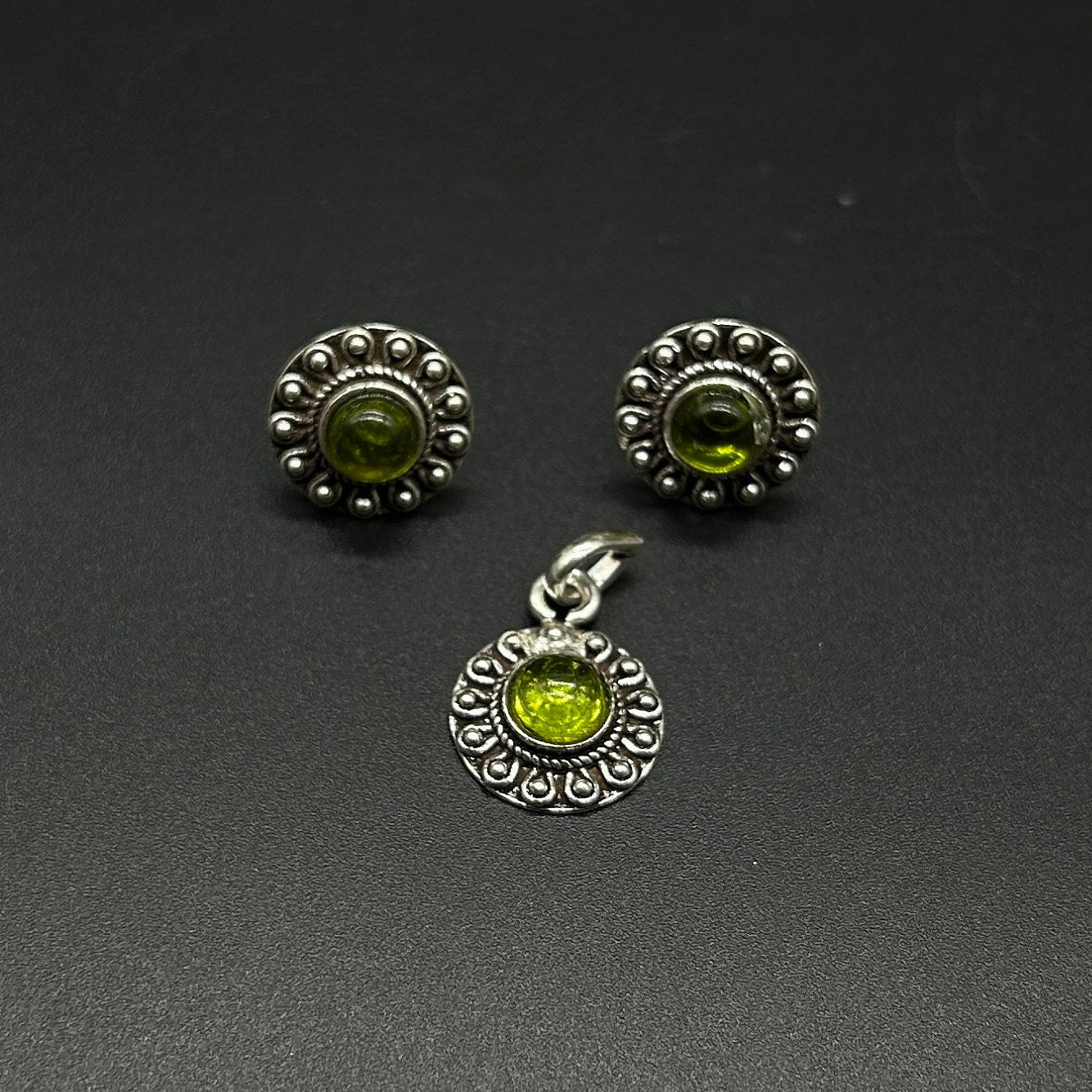 925 Sterling Silver Green Gemstone Pendant With Earing