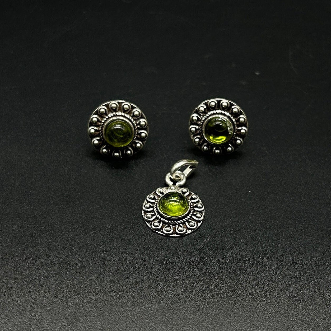 925 Sterling Silver Green Gemstone Pendant With Earing