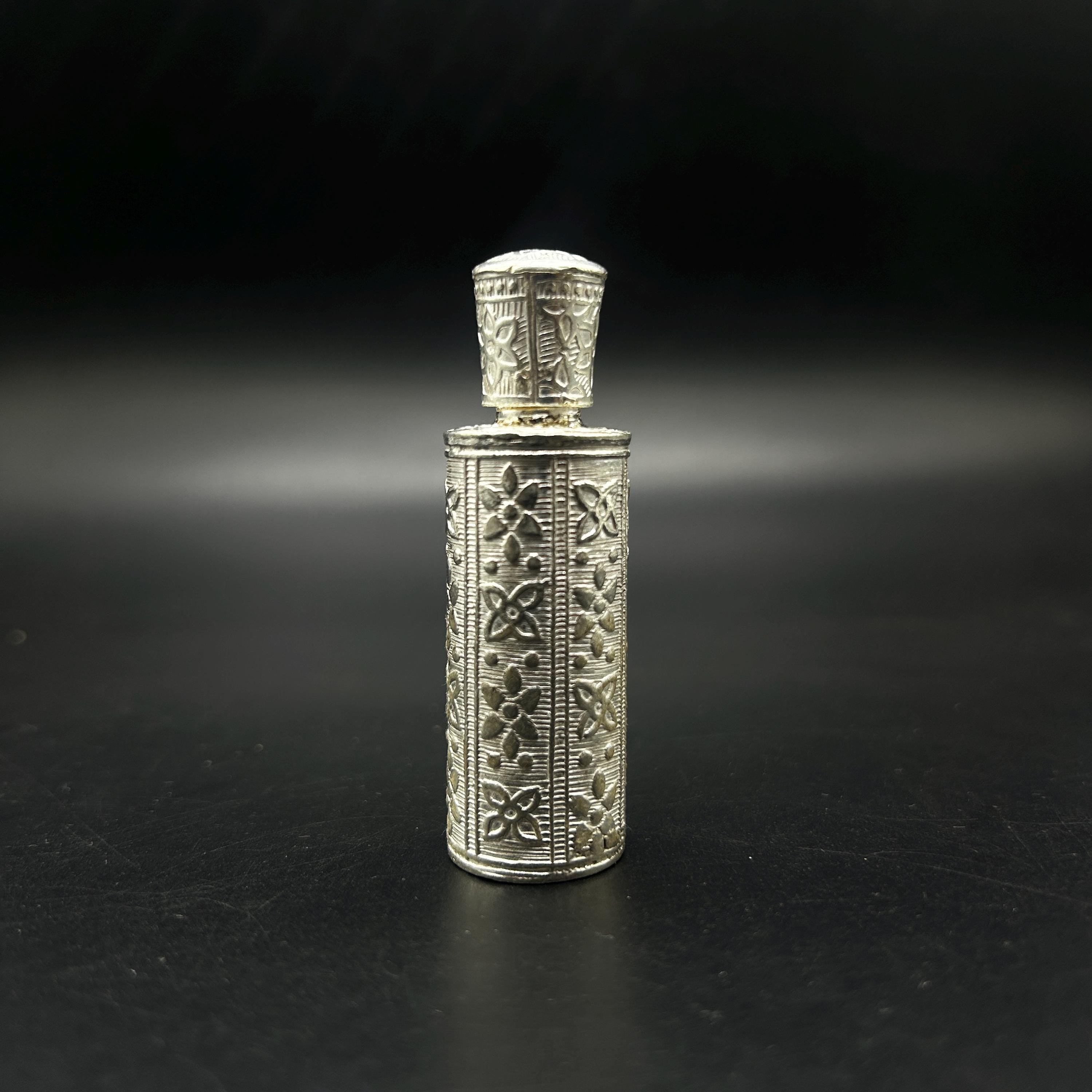925 sterling silver , kajal box/casket box bridal Round shape sindhur box collection, container box, eyeliner box gifting.