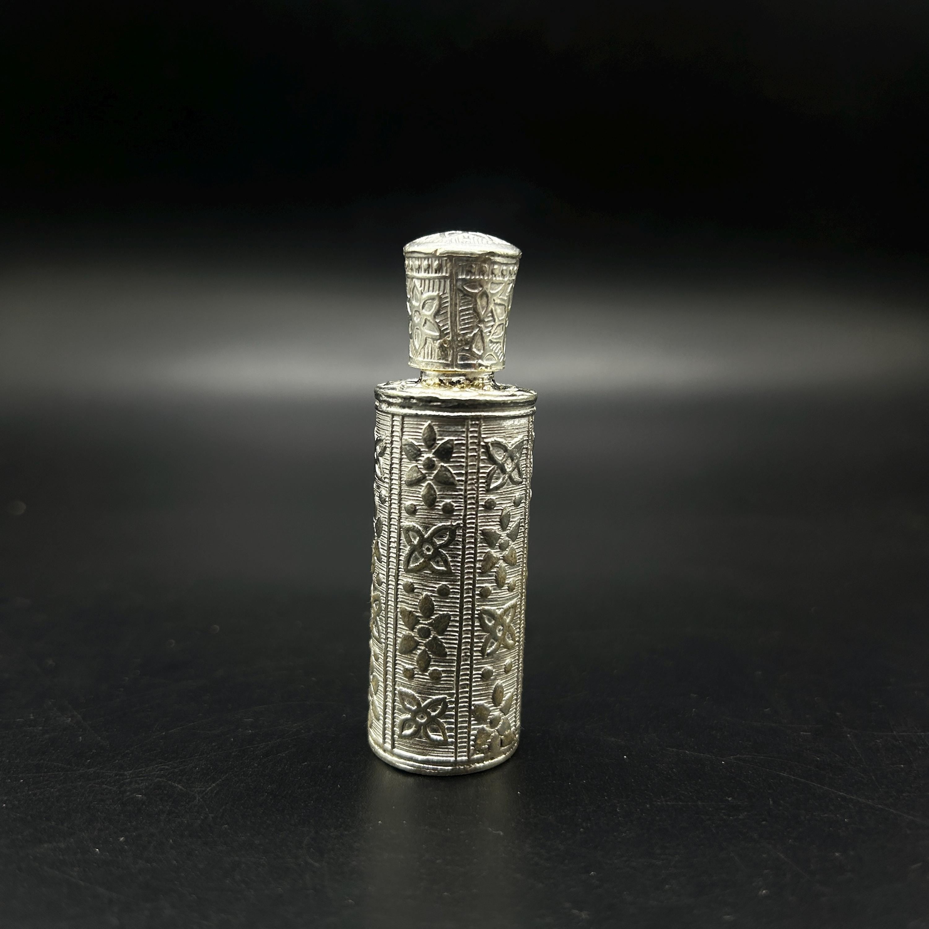 925 sterling silver , kajal box/casket box bridal Round shape sindhur box collection, container box, eyeliner box gifting.